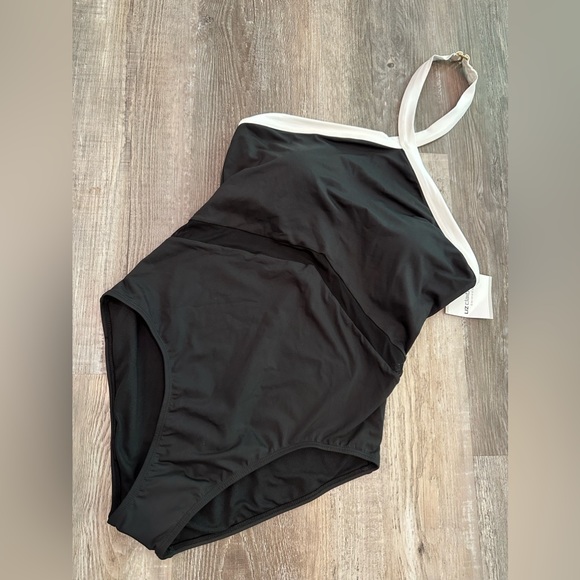 Liz Claiborne Halter bathing suit. Size 12 - Picture 2 of 6